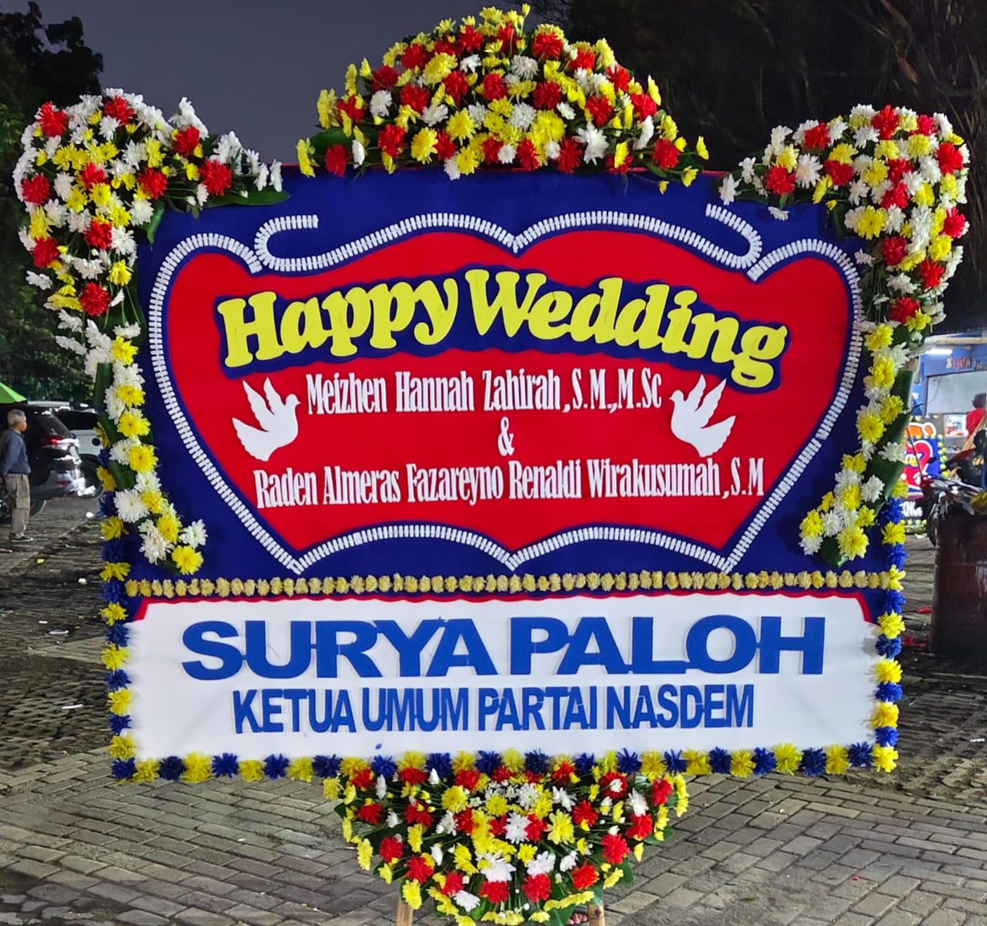Bunga Papan Happy Wedding Gloria Florist
